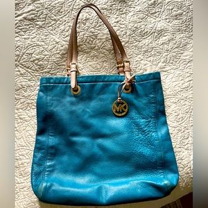 Women's Michael Kors tote bag